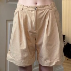 90’s Khaki Pleated High-Waisted Mom Shorts